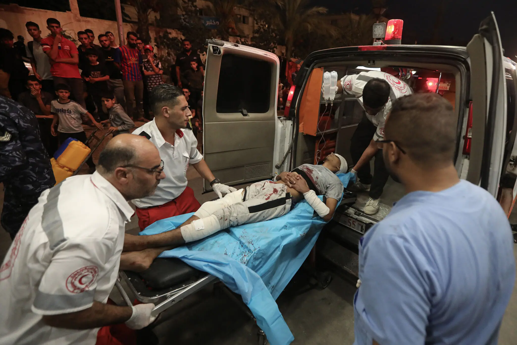 За данними МОЗ Гази, в результаті ізраїльських ударів по сектору Газа загинули щонайменше 216 людей